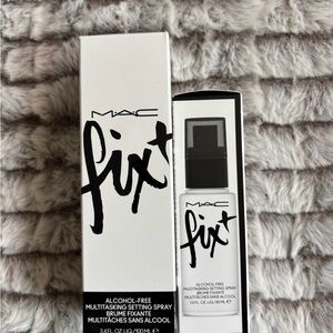 MAC Cosmetics Fix+ Multitasking Setting Spray Bundle